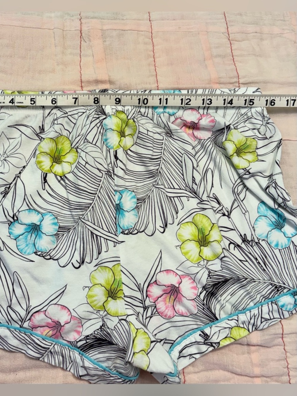 P.J. Salvage Hibiscus Flower Shorts Set, Sz M, Aqua Trim, Yellow, Pink - Picture 11 of 16